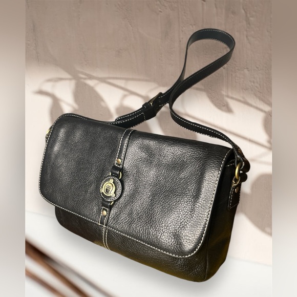 Beautiful Black Etienne Aigner Geniune Leather Shoulder Bag 🌻 - Picture 3 of 14